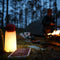 Weltevree | Guidelight | Multifunctionele & Oplaadbare Lantaarn voor Buiten | Windlicht, Zaklamp, Camping Lamp, Buitenlamp, Sfeerlamp | Spatwaterdicht | Accu 15 uur | Sfeerlicht Buitenverlichting | Rood RAL 2002
