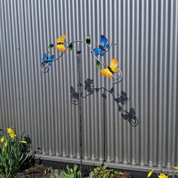 Windspinner Vlinder op een stok á 130cm, Metaal, Tuinbeeld, Art Bizniz, BW24601, Multi Color, Ø 66 cm