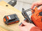 BLACK+DECKER 18V Pendeldecoupeerzaag BDCJS18 - sleutelvrij zaagblad wisselen - T en U aansluiting