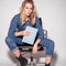 Selencia Tablet Hoes Geschikt voor Samsung Galaxy Tab S6 Lite (2022) / Tab S6 Lite - Selencia Nuria Vegan Lederen Trifold Bookcase - Blauw