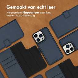 Accezz iPhone 13 Pro - Premium Leather 2 in 1 Wallet Bookcase - Uitneembare backcover - Donkerblauw