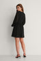 NA-KD - Mini-jurk - Hoge V-hals lange ballonmouwen elastische taille - Zwart