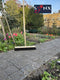 Synx Tools bezem Stadsbezem Straatbezem 60 CM - Colombo Bezem - Natuurvezel haren - Straatbezem haren - Bezems Buiten - Schrobborstels - Buitenbezem - schoonmaakartikelen - Incl. Steel 150cm