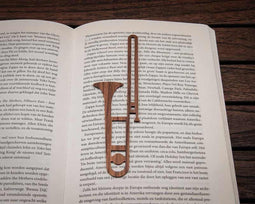 Boekenlegger Trombone Walnoot.