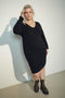ONLY CARMAKOMA CARESLY LS V-NECK KNEE DRESS - Gebreide rib jurk met V-hals en lange mouwen - Maat M-46/48