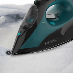 Black & Decker BXIR2403E - Stoomstrijkijzer - Keramische zoolplaat 2400W 150g/min
