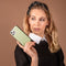 Selencia Hoesje Geschikt voor Samsung Galaxy A33 Hoesje Met Pasjeshouder - Selencia Tierra Uitneembare Slang Clutch - Groen