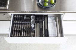 Yamazaki Bestekbak Uitschuifbaar - Diagonaal - Tower - Zwart