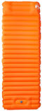 vidaXL - Kampeermatras - met - kussen - zelfopblazend - 1-persoons - oranje