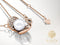 Yolora Dames ketting met Hanger - Parel en 52 Kalpa Camaka Kristallen - Rosé kleurig - 18K Rosé Verguld - Vrouwen Collier Rose Gold - Sieraden - Luxe Giftbox - Geschenkdoos - Cadeau doos - Exclusieve Geschenkverpakking - Mooie Cadeauverpakking