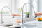 Home&Comfort LED Keukenkraan - Uittrekbare Sproeikop - Temperatuurweergave - 360° Draaibaar - Geborsteld Nikkel