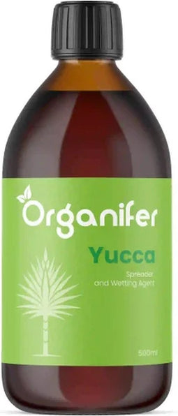 Yucca Uitvloeier - Wetting Agent - (500ml, 5.000m2) - Vloeibare Meststof - Optimaliseert Vochtbehoud Planten - Bodemverbeteraar - Grondverbeteraar - Voor Droogte en Hitte - Waterefficiëntie en Droogteresistentie - Organifer