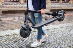 InMotion L9 Elektrische Step - EStep - Opbouwbaar - 95 KM bereik - 25 KM/H topsnelheid - Zwart
