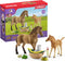 schleich HORSE CLUB Speelfigurenset - Sarah Zorgt voor de Jonge Dieren - Kinderspeelgoed voor Jongens en Meisjes - 5 tot 12 jaar - 9 Onderdelen - 42432