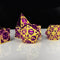HOT Games - Dobbelst.Set Metaal - 7-delige set D4/D6/D8/D10/D10-00/D12/D20 - Goud/Paarse (set van 7)