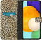 iMoshion Hoesje Geschikt voor Samsung Galaxy A52 (4G) / A52s / A52 (5G) Hoesje Met Pasjeshouder - iMoshion Design Softcase Bookcase - Goud / Zwart / Allover de luxe