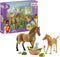 schleich HORSE CLUB Speelfigurenset - Sarah Zorgt voor de Jonge Dieren - Kinderspeelgoed voor Jongens en Meisjes - 5 tot 12 jaar - 9 Onderdelen - 42432