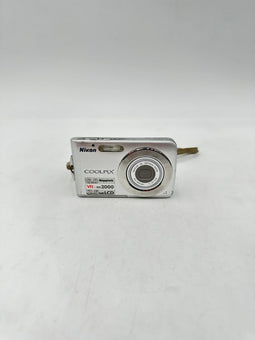 Nikon Coolpix S210 - Digitale Camera - 8.0 MP 3x Zoom - Zilver