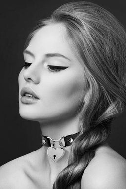 Bijoux Pour Toi - Halsband met Hartje en Slot - Zwart
