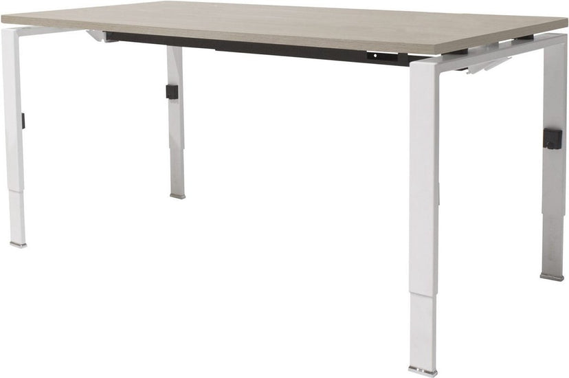 Linesto N4 bureau, hoogte instelbaar (65-85cm) met 120x80cm robson eiken zwevend 25mm blad en zwart (RAL9005) vierpoot N-frame (poot rechthoekig 66 x 26 mm.), (met geintegreerde kabelgoot)