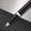 Parker IM-balpen | Matzwart met chromen afwerking | Medium punt met blauwe inktnavulling | met Geschenkdoos