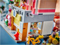 LEGO Friends Heartlake City - Appartementen en winkels - 2040 onderdelen