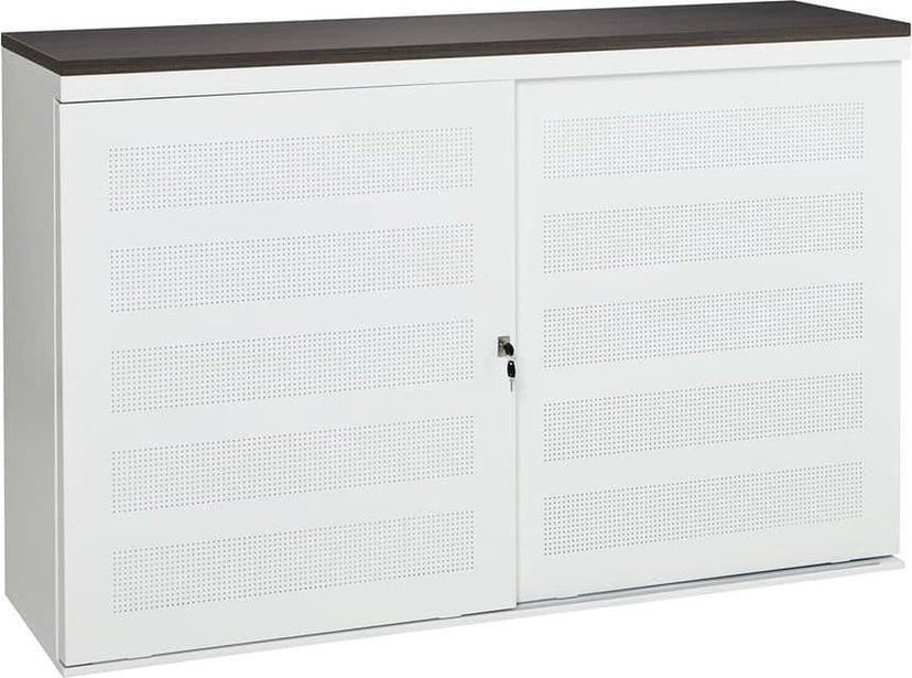 Schuifdeurkast met geperforeerde deuren breed 166CM diep 40CM hoogte 100CM bladkleur Lichtgrijs framekleur Wit (RAL9010)